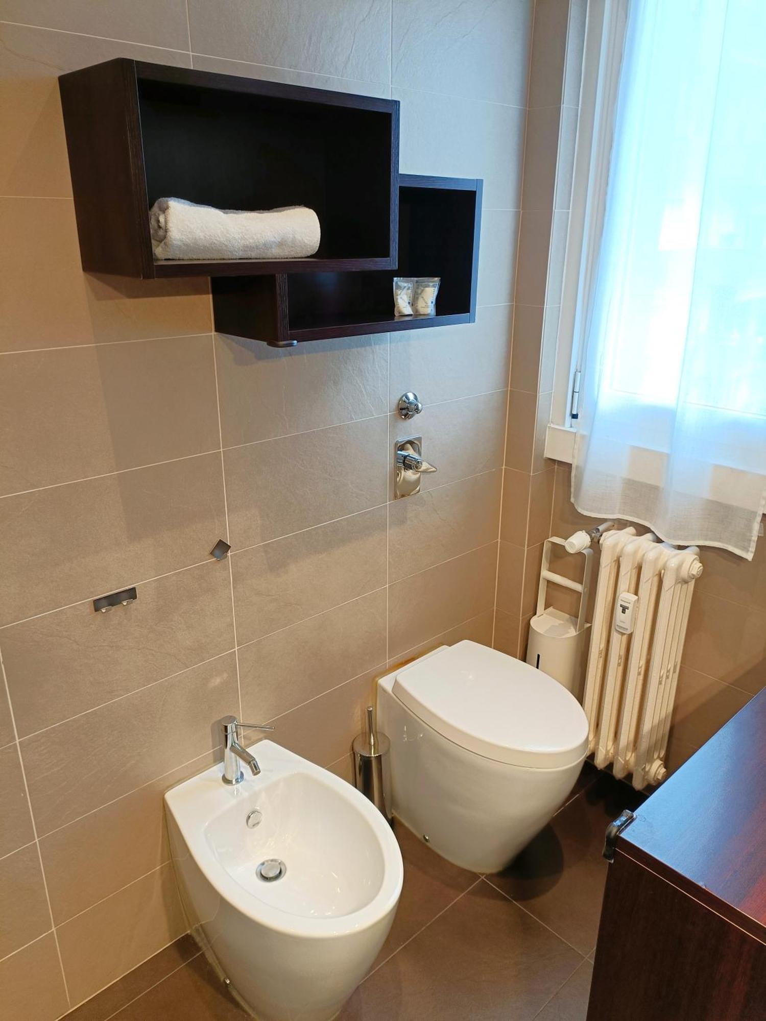 Ninfea - Corsico -- Vicino A Isf E A 5 Minuti Da Tram -- Apartamento